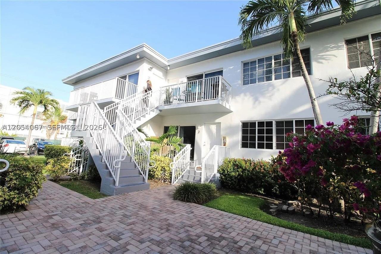 9260 Bay Harbor Ter #22 - Photo 2 of 18