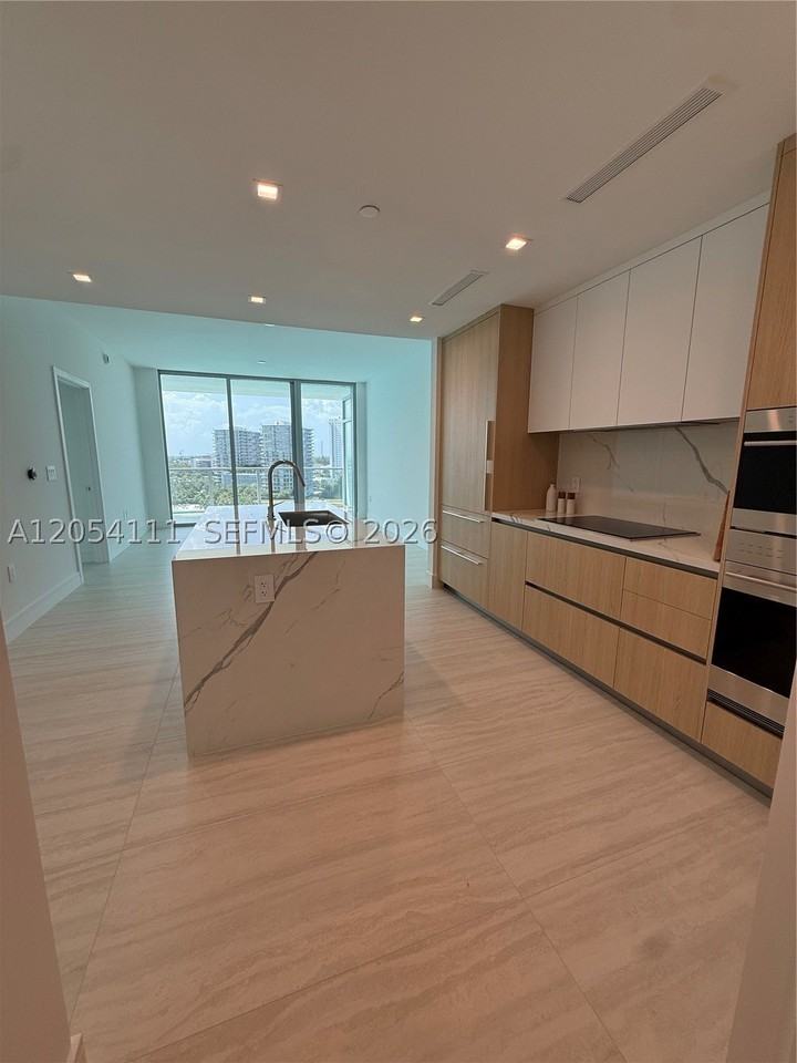 Laguna Cir #910 - Photo 4 of 34