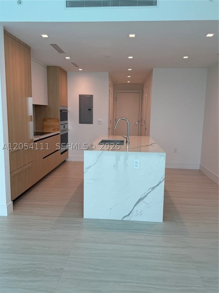 Laguna Cir #910 - Photo 6 of 34