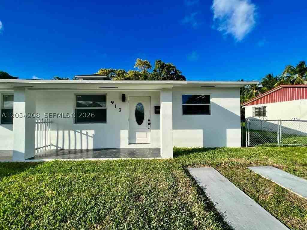 917 Nw 103rd St #917 - Photo 2 of 21