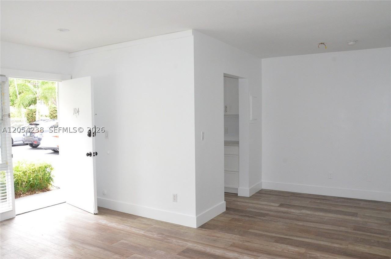 35 Edgewater Dr #104 - Photo 4 of 14