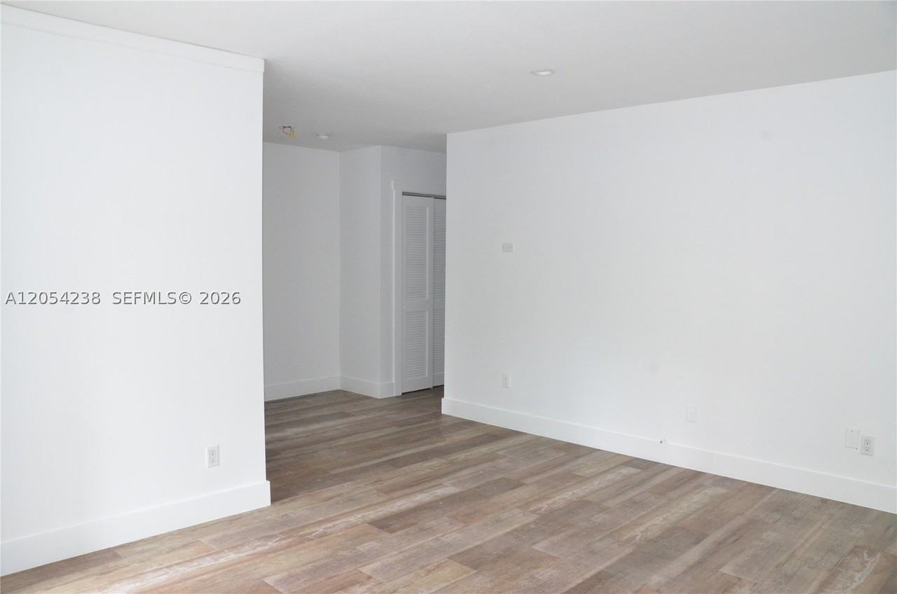 35 Edgewater Dr #104 - Photo 5 of 14