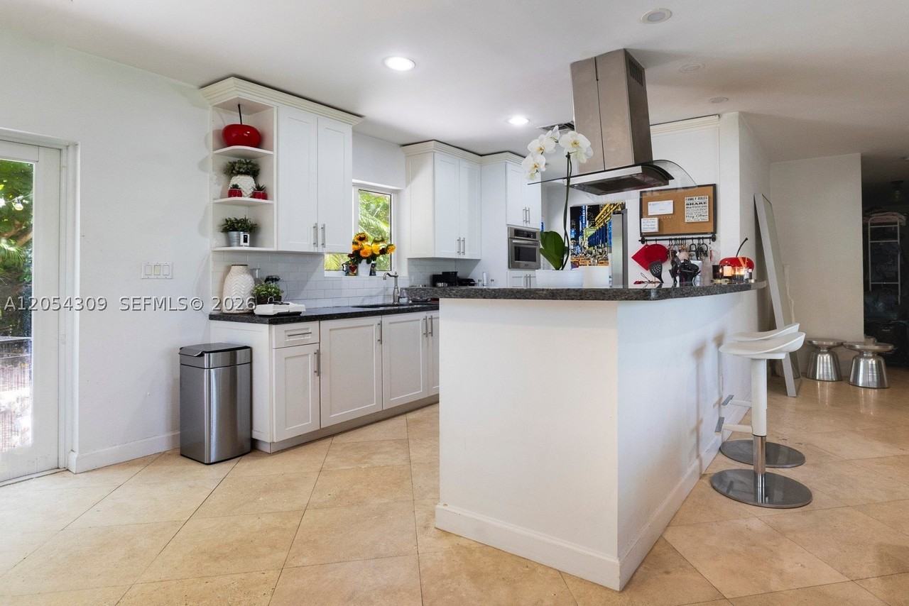 8315 Sw 62nd Ct - Photo 7 of 16