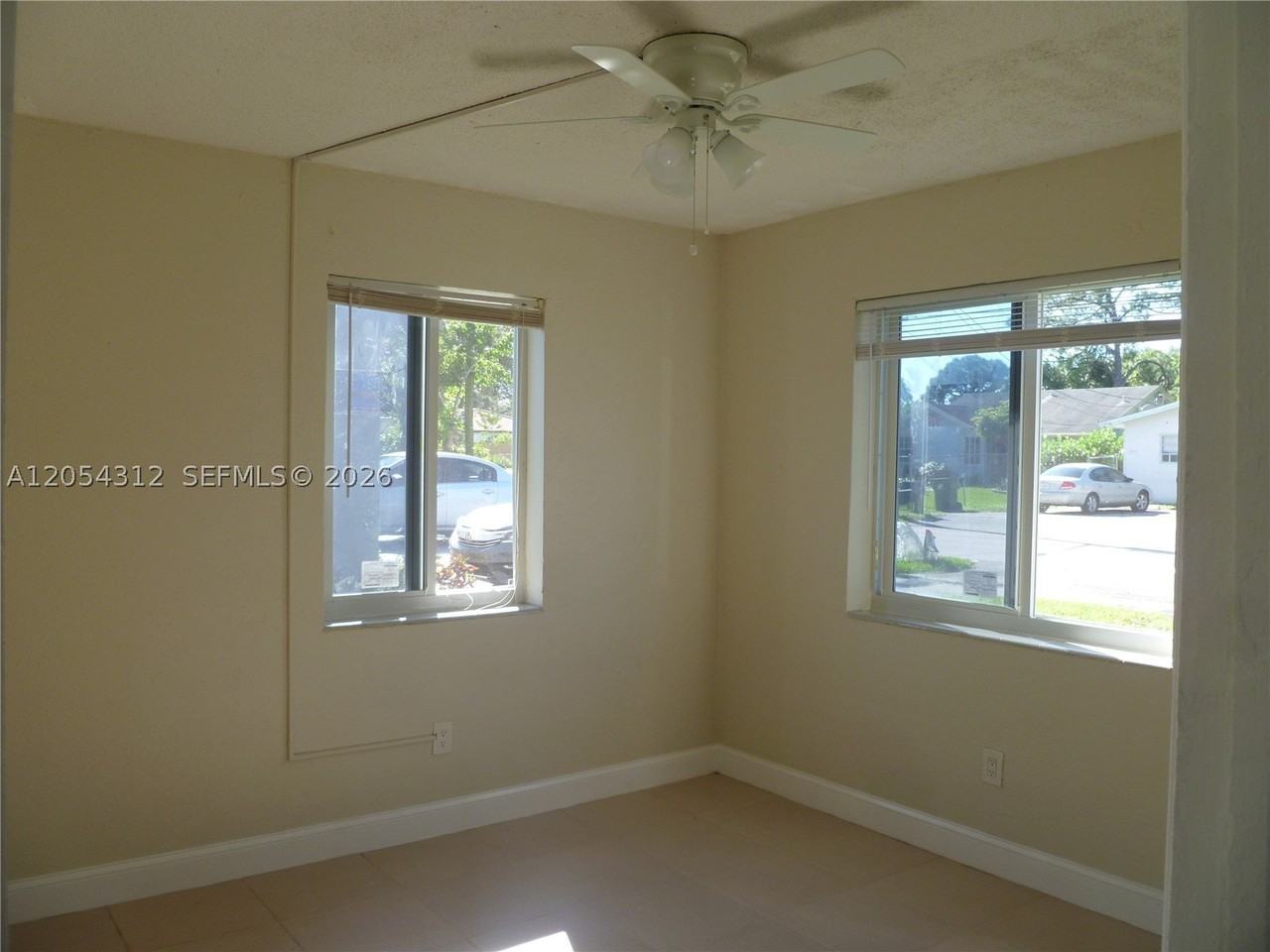 428 Nw 21st Ter - Photo 4 of 6