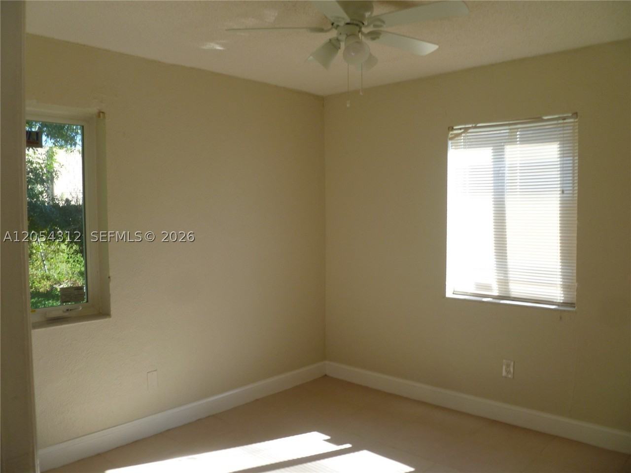 428 Nw 21st Ter - Photo 5 of 6