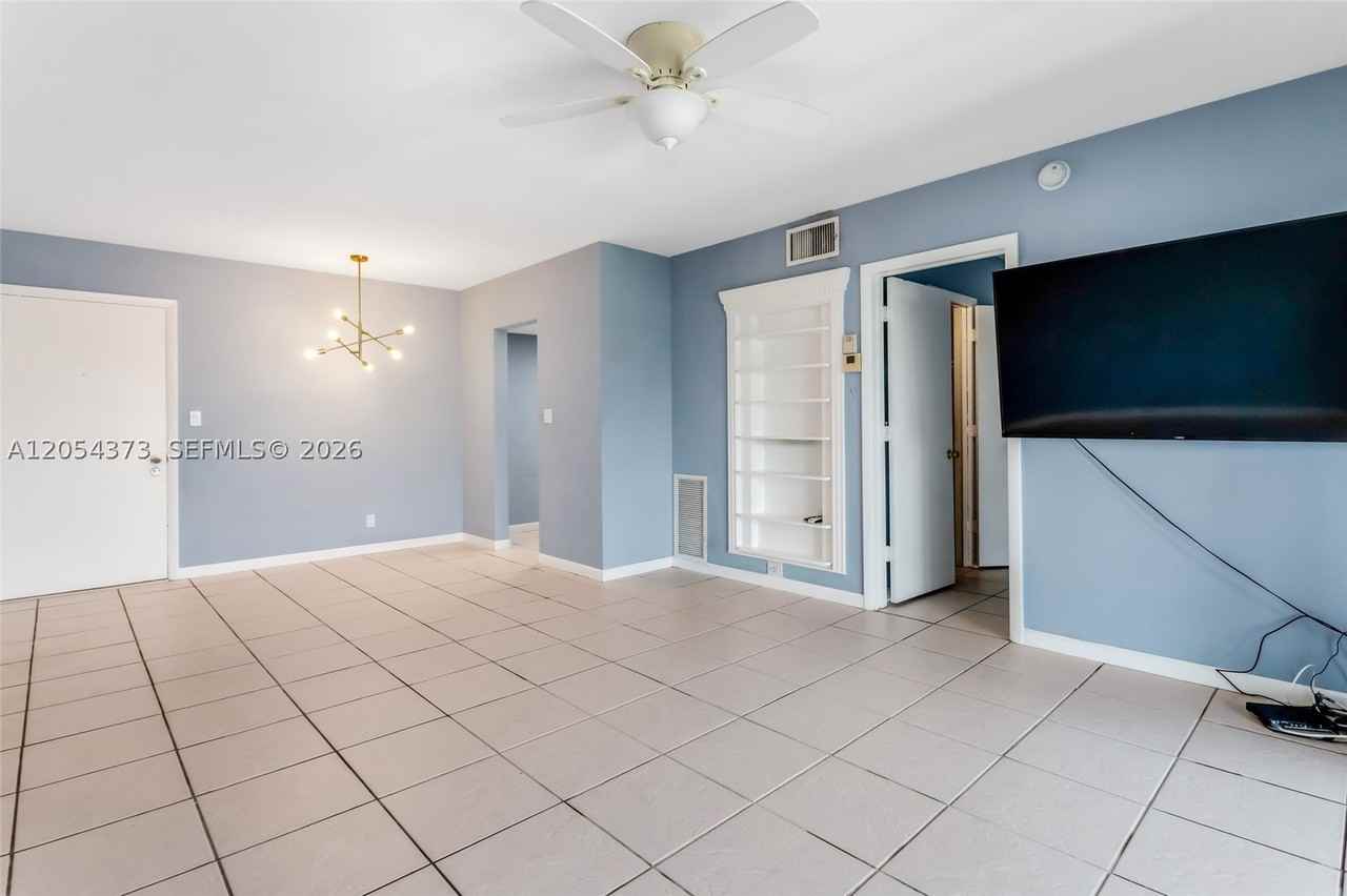 3000 Ne 16th Ave #405 - Photo 3 of 33