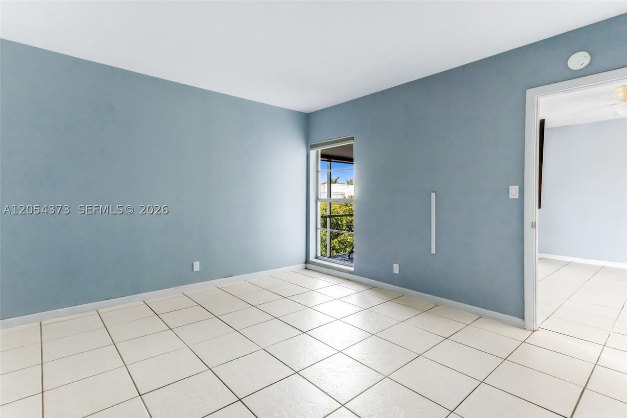 3000 Ne 16th Ave #405 - Photo 6 of 33