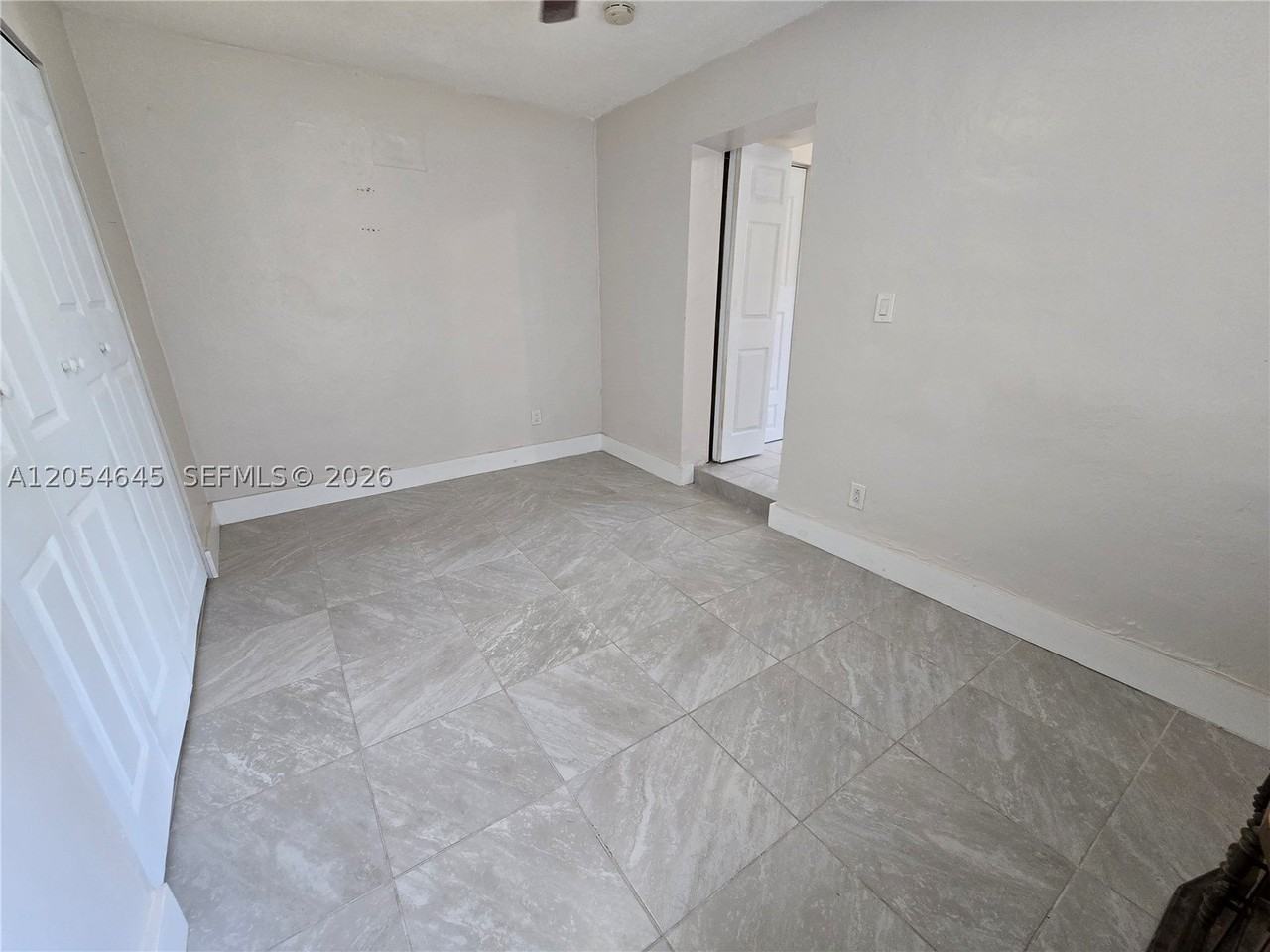 1293 Ne 110th St #B - Photo 3 of 6