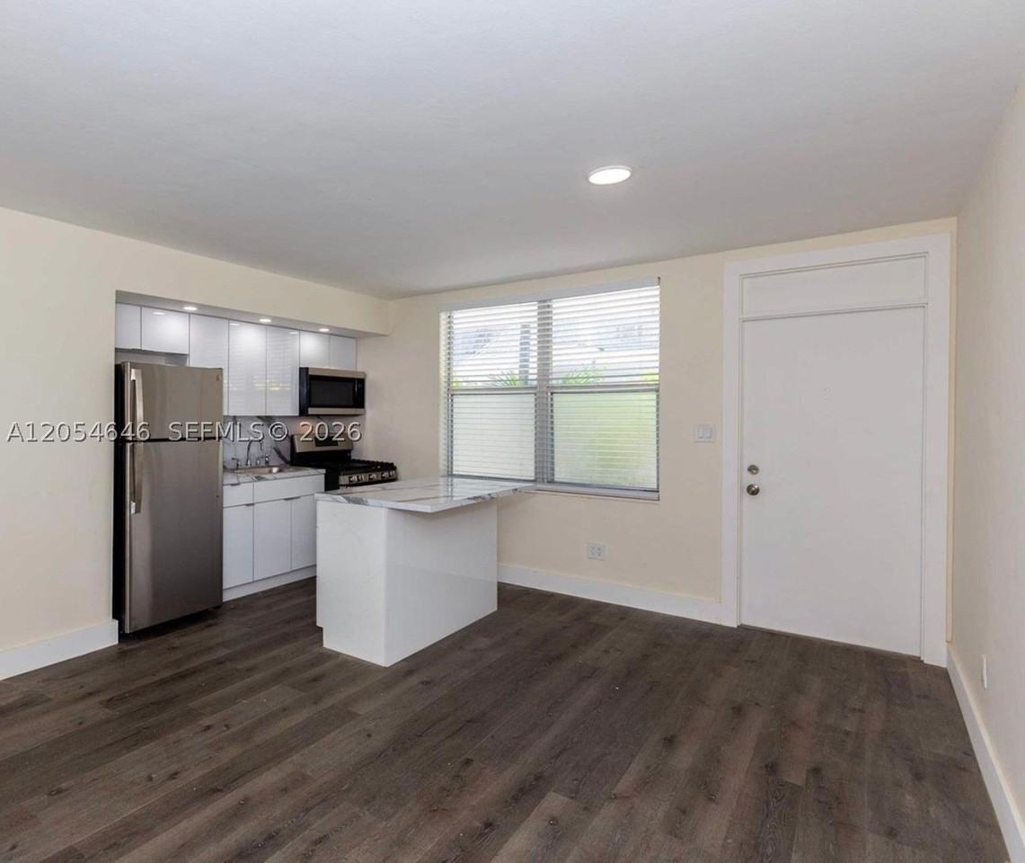 1140 71st St #2 - Photo 4 of 18