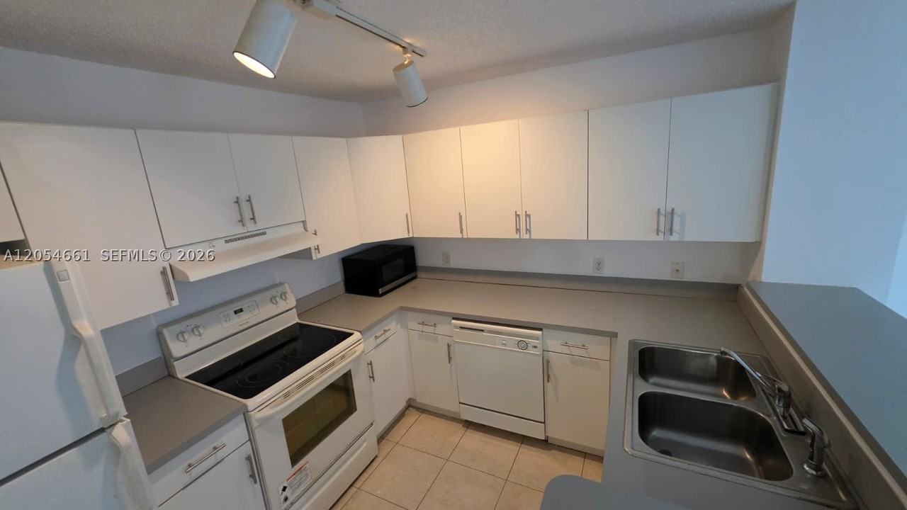 4500 Nw 107th Ave #201-9 - Photo 6 of 17