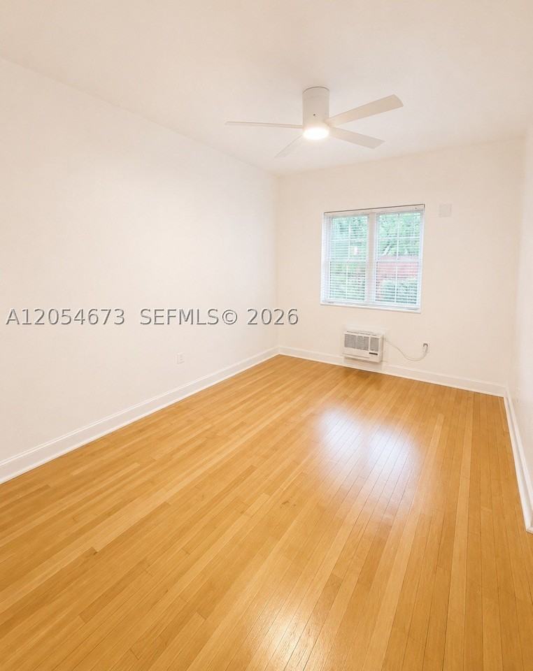 322 W 25th St #2 - Photo 6 of 12