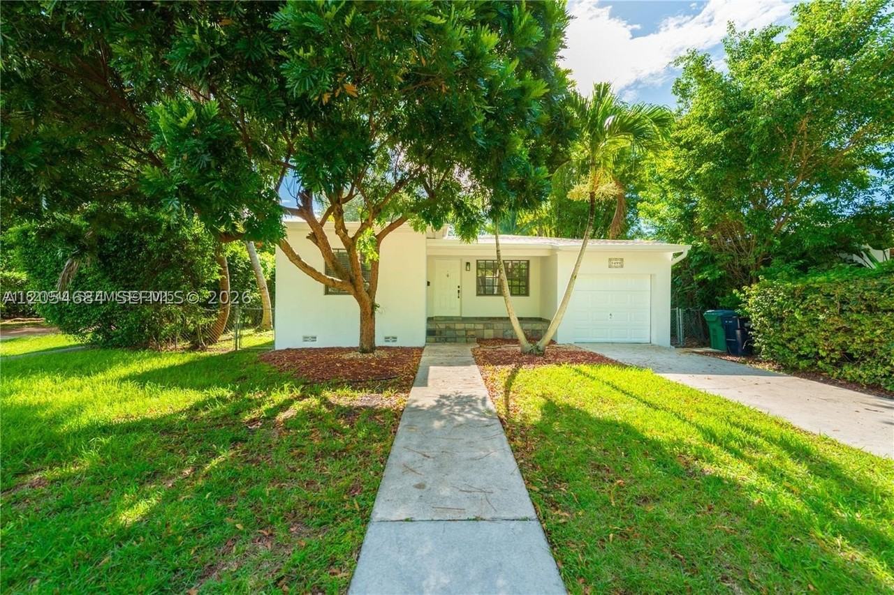 5490 Sw 57th Ave #0 - Photo 2 of 12