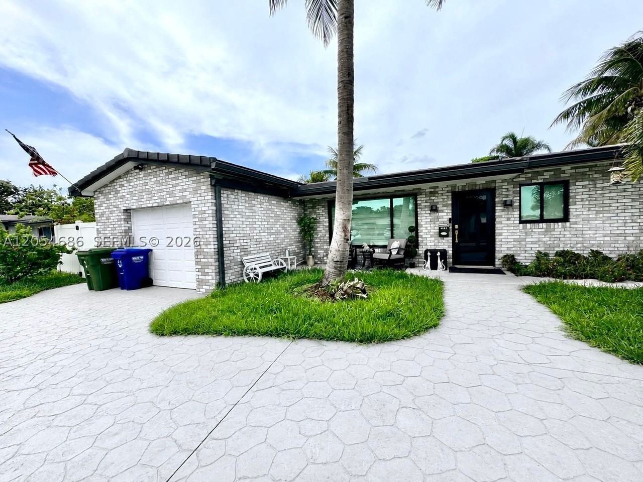 8641 Nw 19th St - Photo 2 of 29