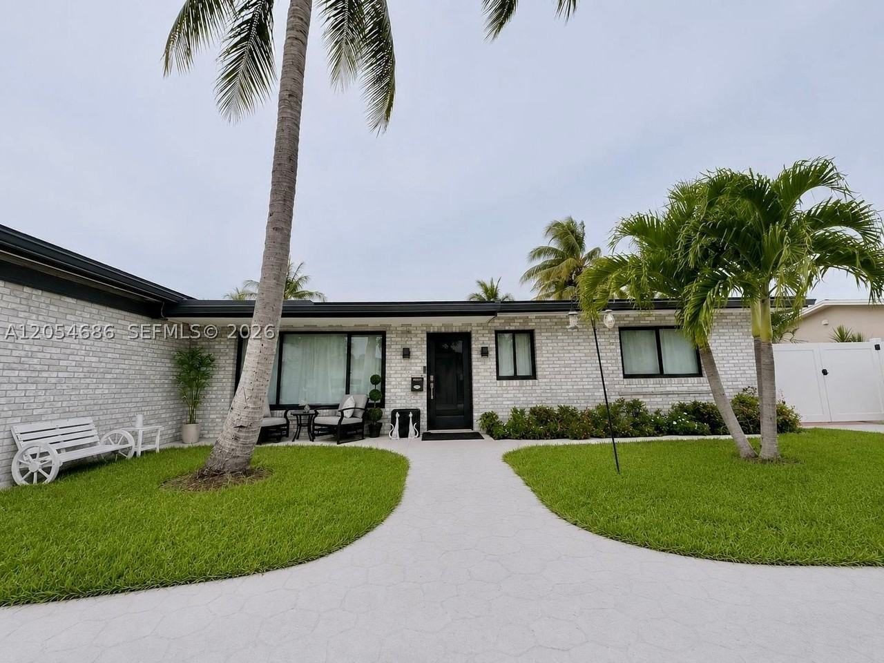 8641 Nw 19th St - Photo 3 of 29