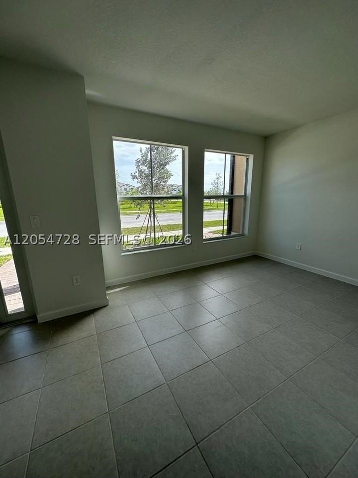 26460 Sw 148th Ct #26460 - Photo 4 of 20