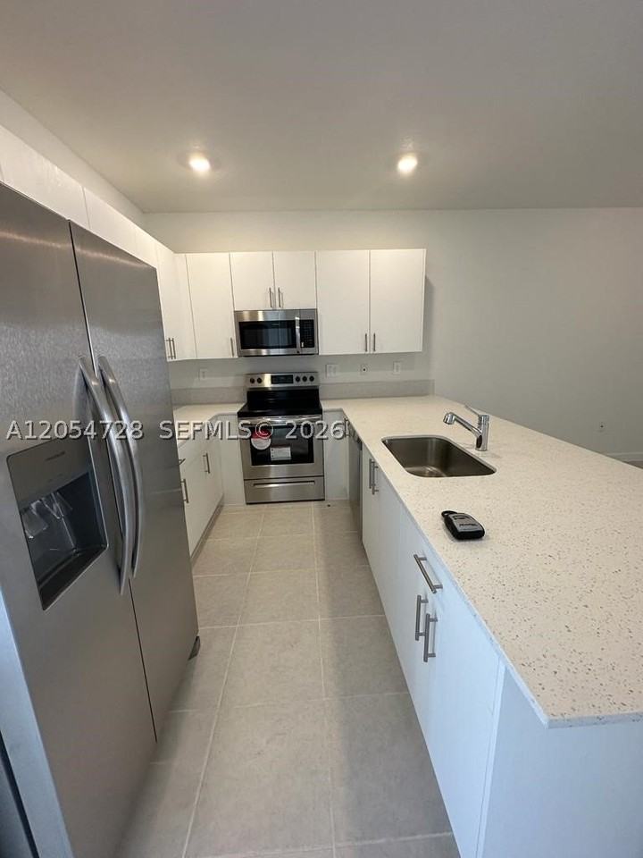 26460 Sw 148th Ct #26460 - Photo 7 of 20
