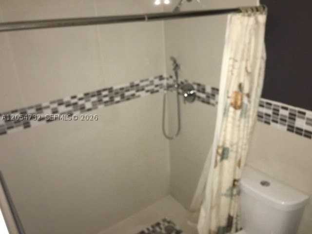 2407 Sw 42nd Ave #B - Photo 4 of 6