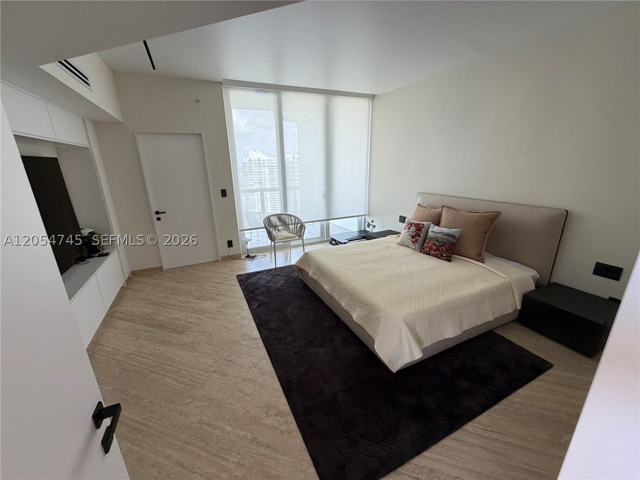 16425 Collins Ave - Photo 7 of 23