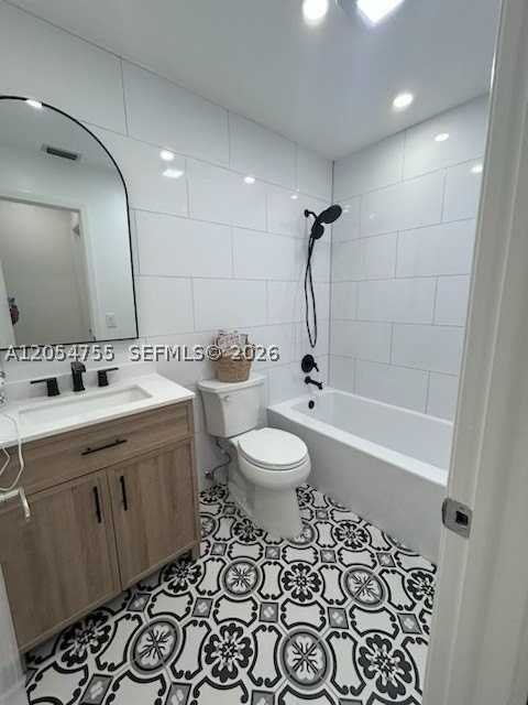 6308 Nw 170th Ter - Photo 4 of 8