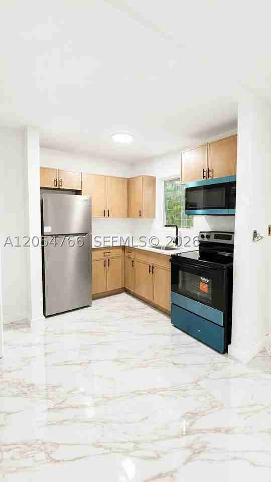 254 E Dania Beach Blvd #7 - Photo 2 of 6