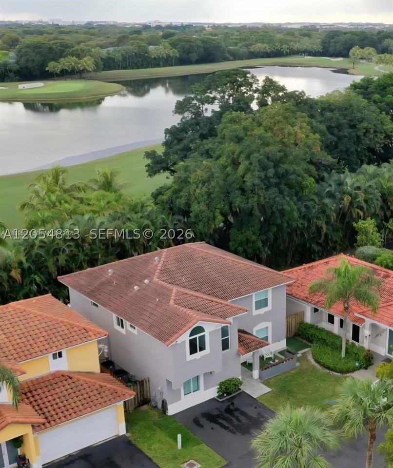 5754 Nw 98th Ave - Photo 2 of 38