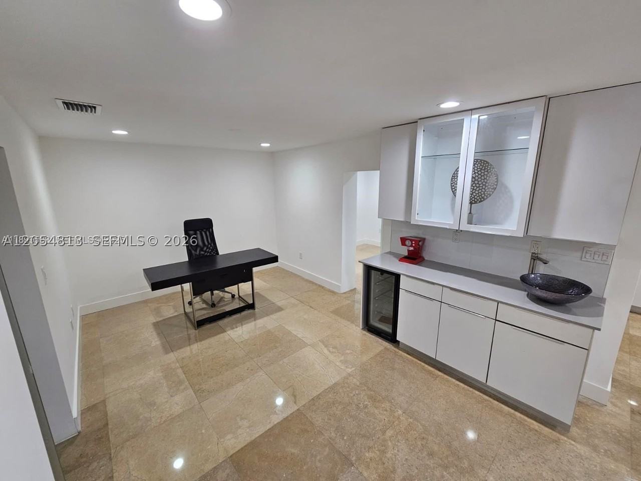 5754 Nw 98th Ave - Photo 7 of 38