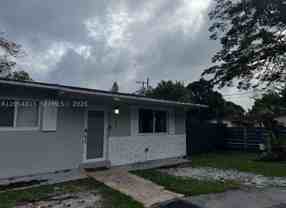 502 Ne 163rd St - Photo 1 of 1