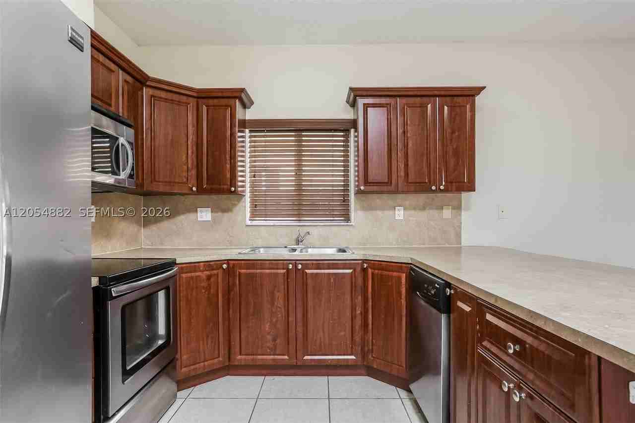 213 Sw 15th Pl - Photo 7 of 15