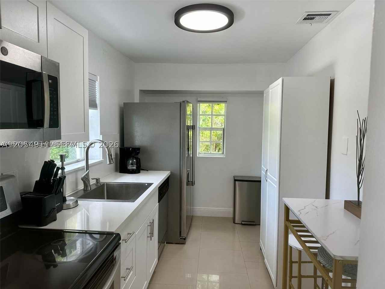 6966 Byron Ave #101 - Photo 7 of 8