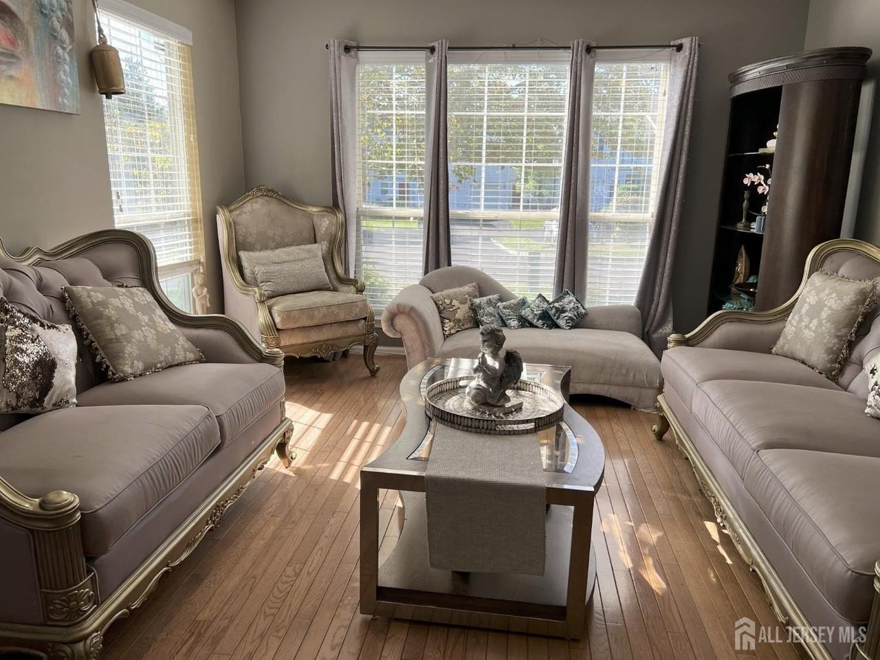 301 Park Knl - Photo 7 of 35