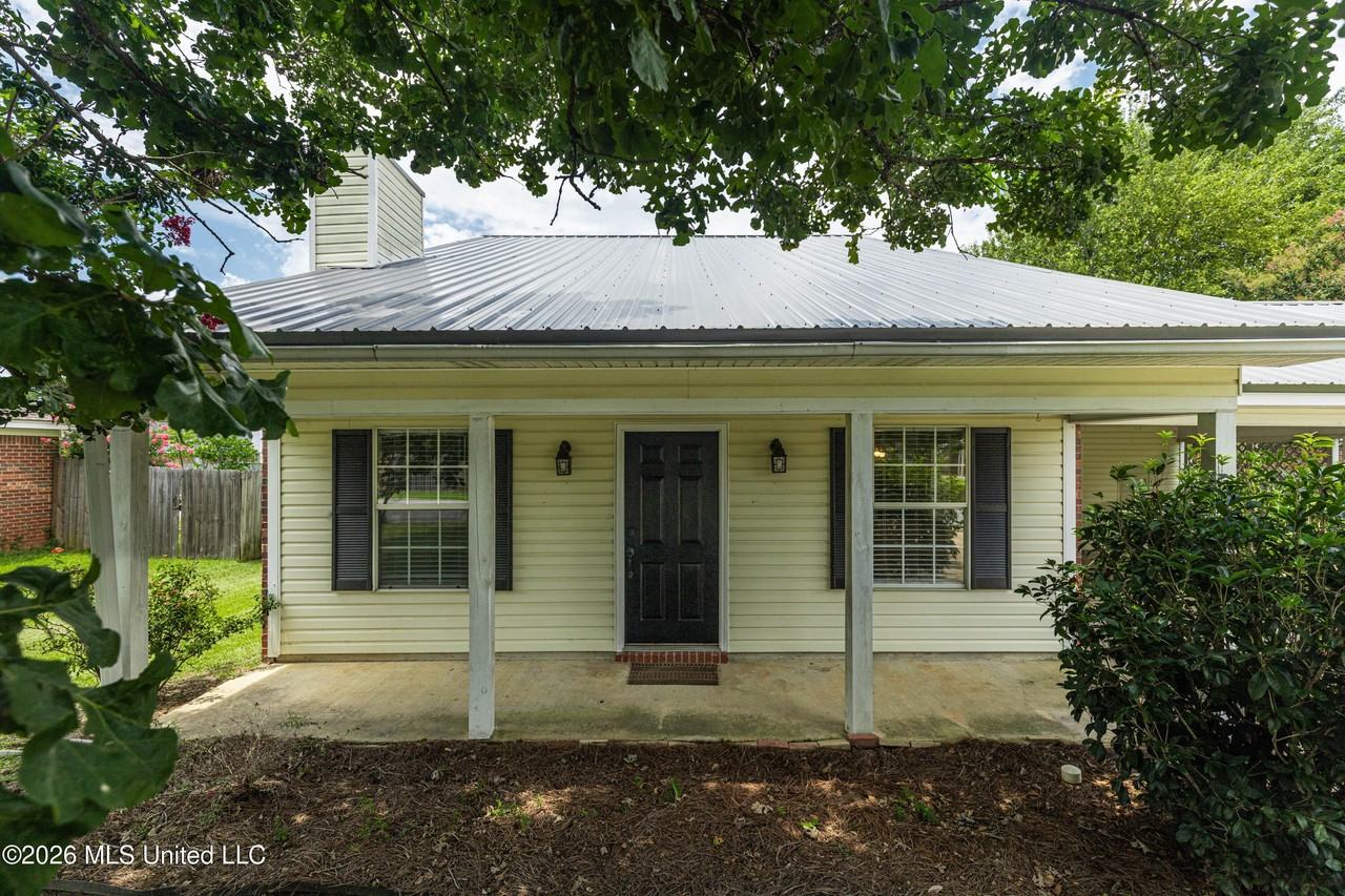 225 Mclaurin Dr - Photo 2 of 35