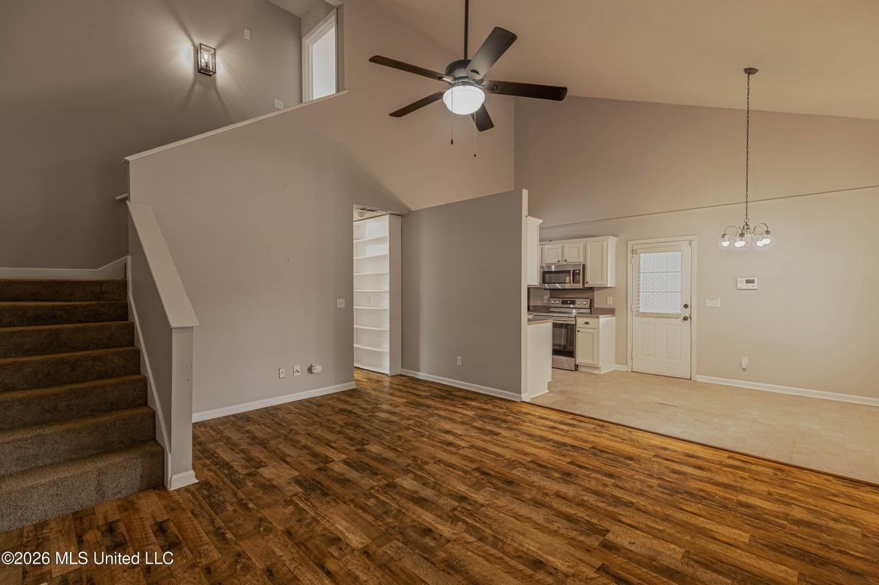 225 Mclaurin Dr - Photo 6 of 35