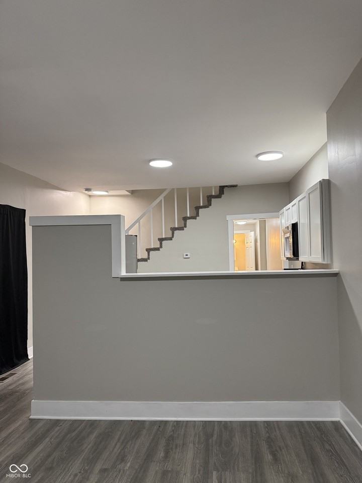 1341 N Gale St - Photo 3 of 10