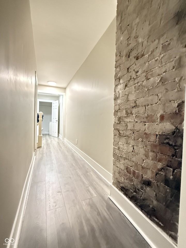 1341 N Gale St - Photo 6 of 10