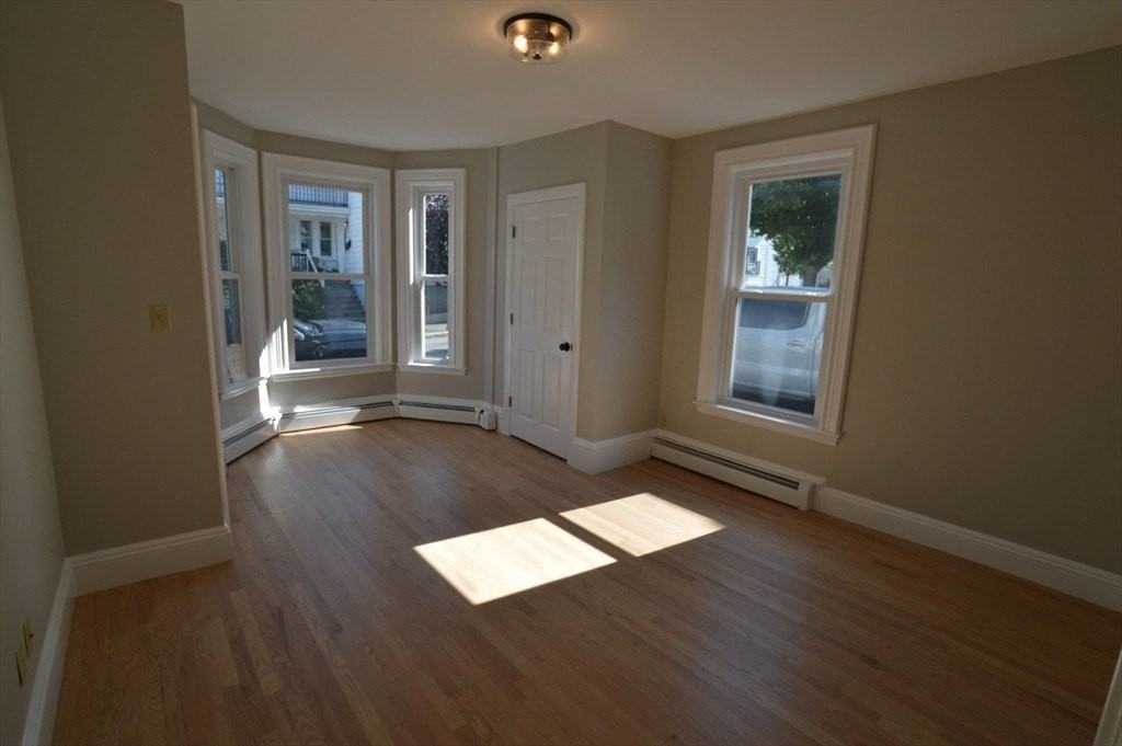 14 Roundy St #1 - Photo 3 of 8