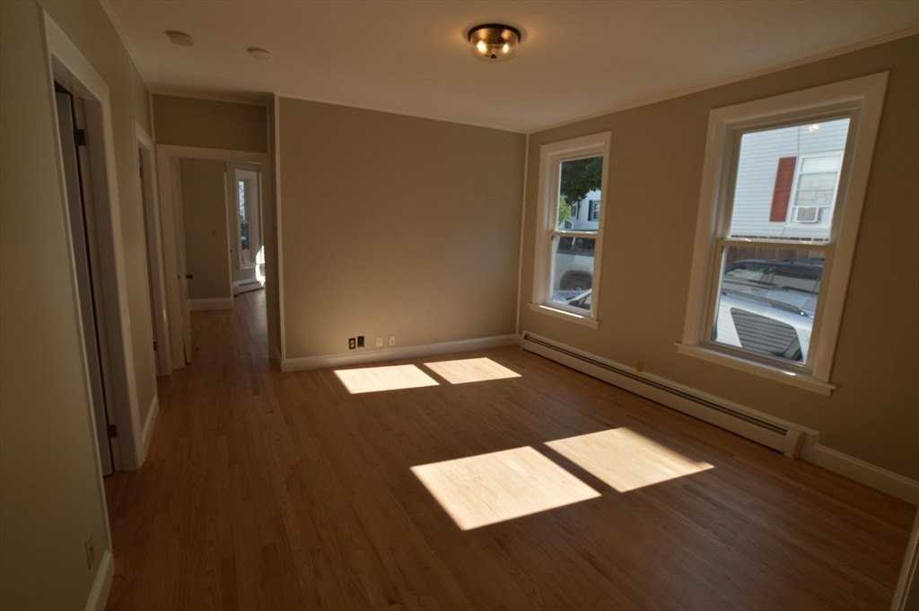 14 Roundy St #1 - Photo 5 of 8