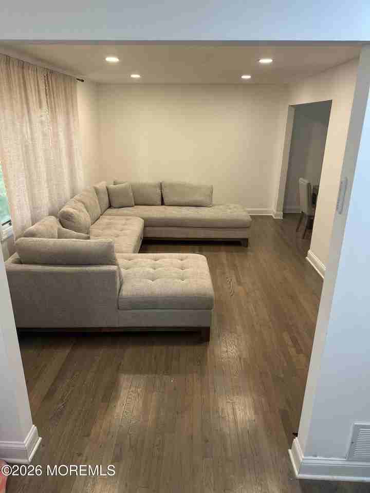 422 W Lake Ave - Photo 2 of 16