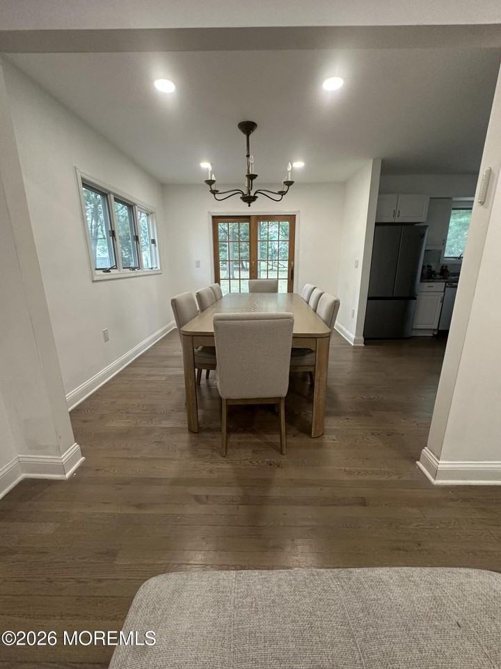 422 W Lake Ave - Photo 3 of 16