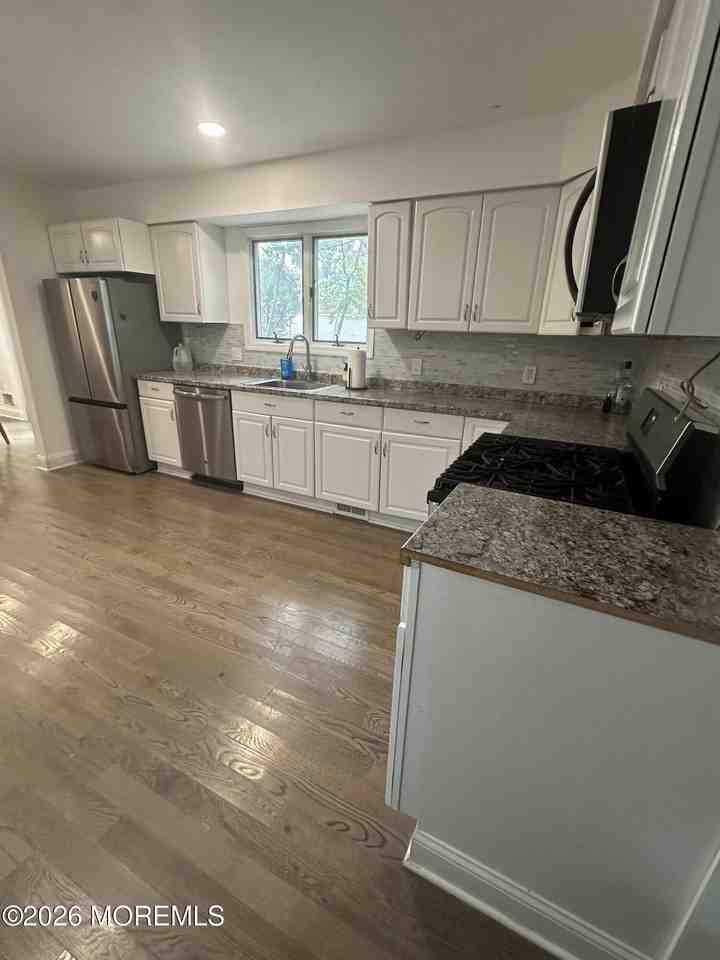 422 W Lake Ave - Photo 6 of 16
