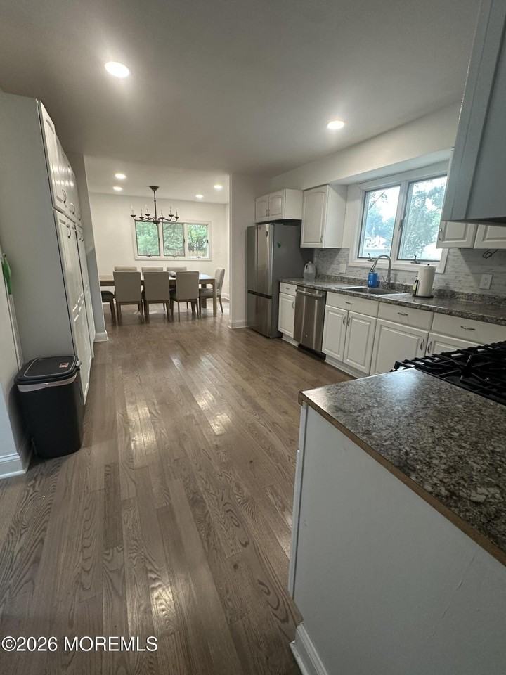 422 W Lake Ave - Photo 7 of 16