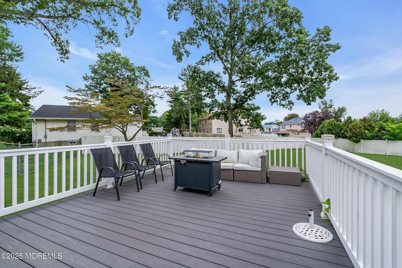 540 Wall St - Photo 3 of 20