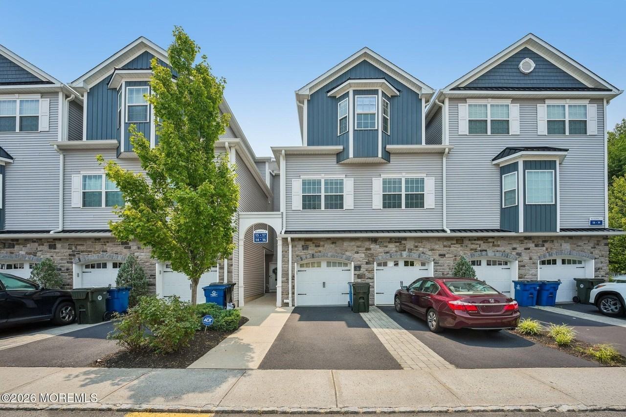 16 Emily Ct