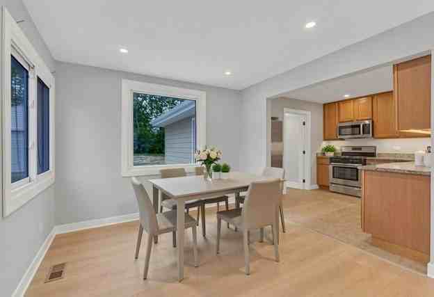 1055 N Bluebonnet Ln - Photo 6 of 34