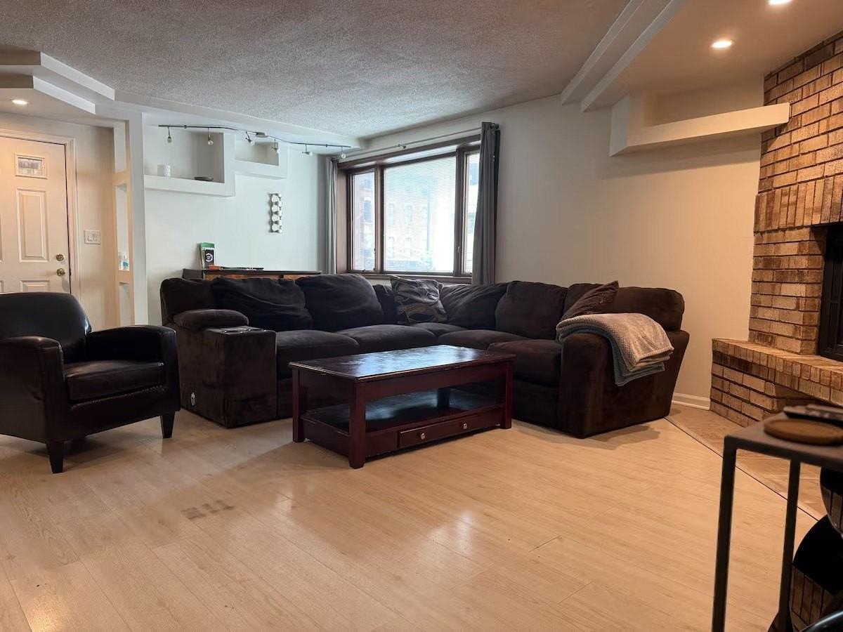 163 W Division St #208 - Photo 2 of 9