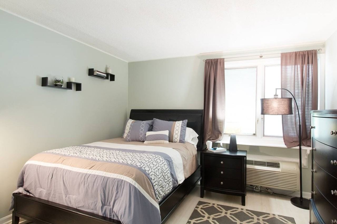163 W Division St #208 - Photo 5 of 9