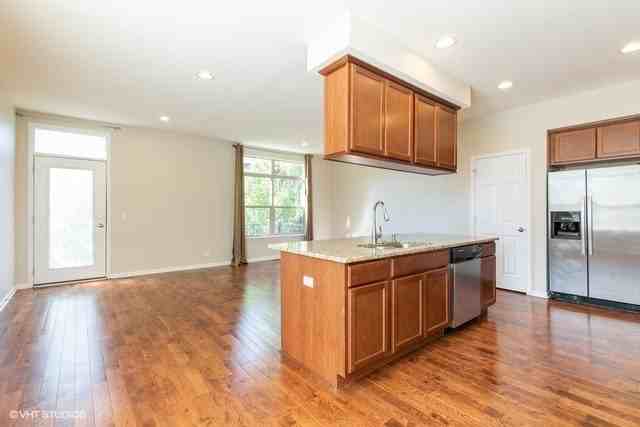 323 Aspen Pointe Rd #323 - Photo 4 of 12