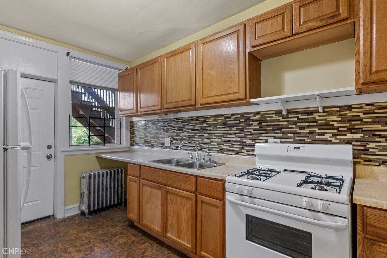 6728 N Bosworth Ave #1N - Photo 7 of 20