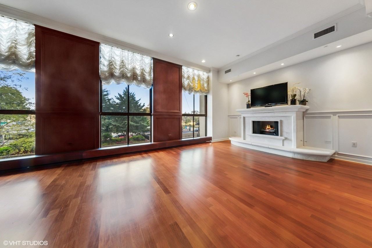 310 S Michigan Ave #202 - Photo 4 of 23