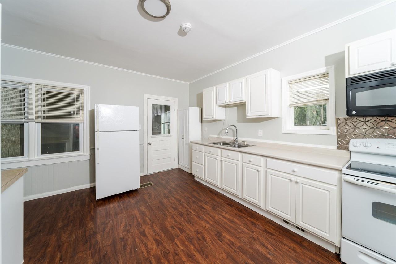 28 Lancaster St #SF - Photo 5 of 20