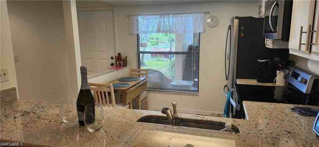 192 Fox Glen Dr #2-192 - Photo 6 of 37
